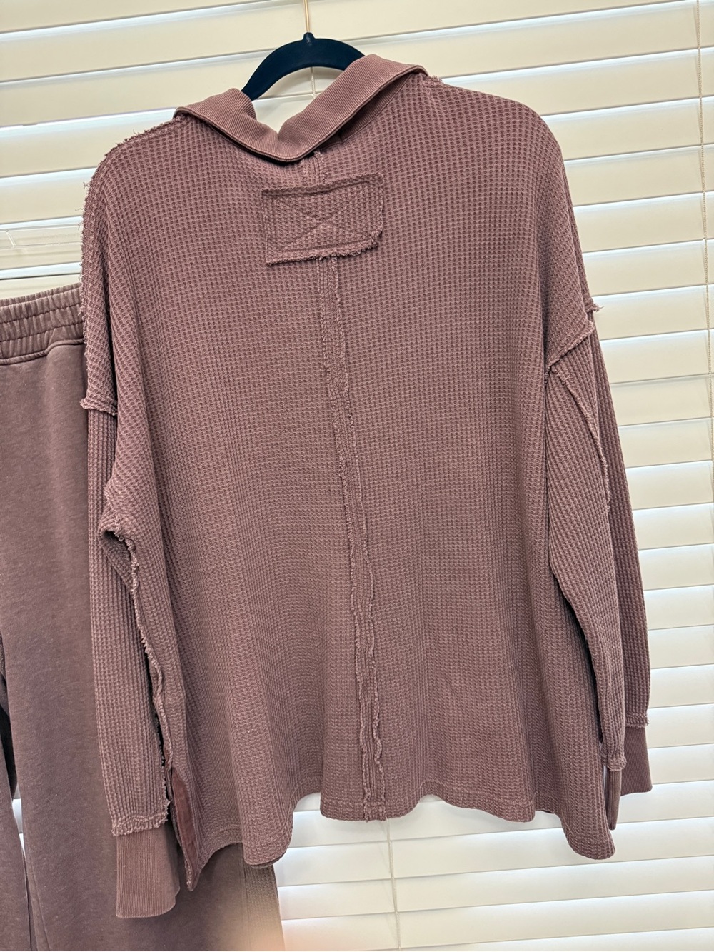Rae-Mode Amazingly Soft Waffle-Knit Lounge Joggers & Matching Top in Dusty Mauve - Picture 9 of 10